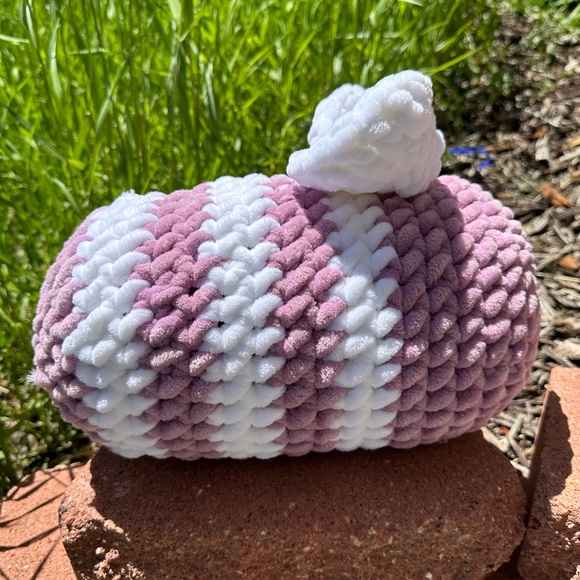 Hand crocheted bee plush - Picture 4 of 5